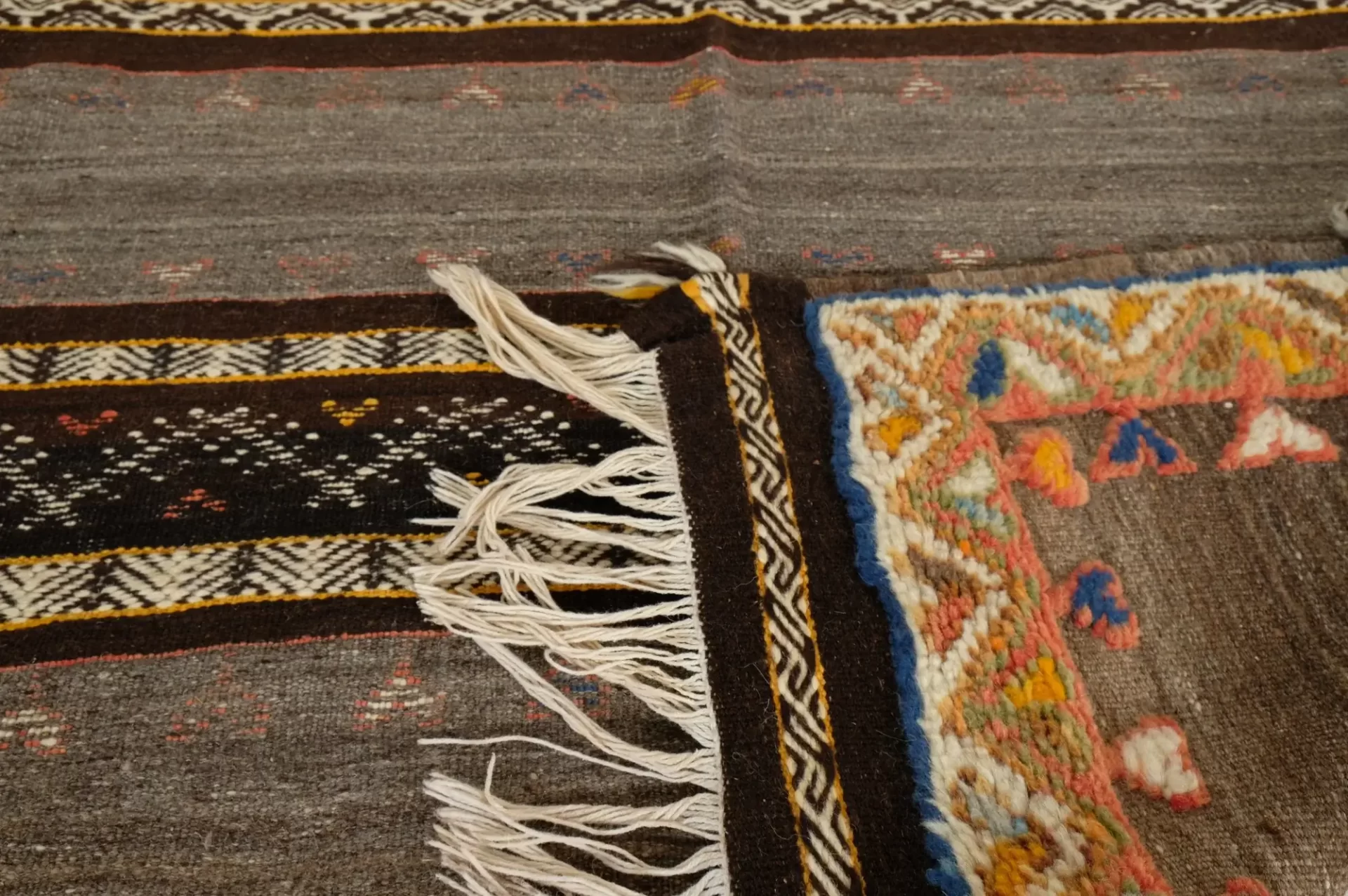 TAZNAKHT TAPIS 6.16 FT X 3.47 FT | 188 X 106 CM – Image 3